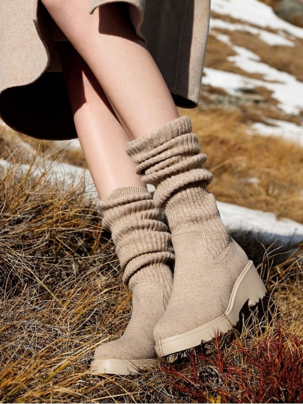 Vivaia Round Toe Knee High Wool Wedge Boots Eduarda Oatmilk Size 39/ US 8